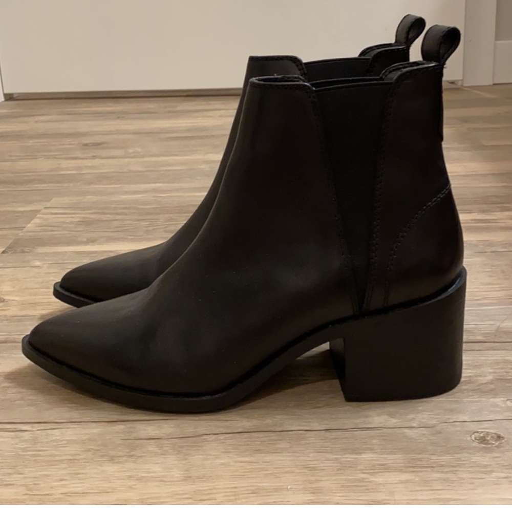 Steve Madden Booties Black Size 9.5